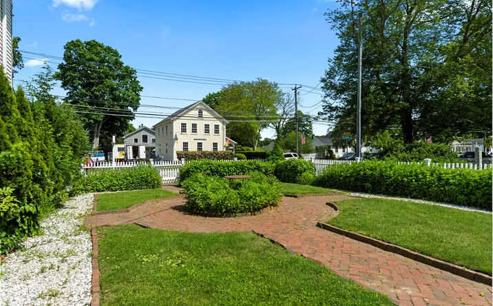 Pictures of Retail, Office, Mixed Use, Land property located at 60 Lyme St, Old Lyme, CT 06371 for sales - image #1