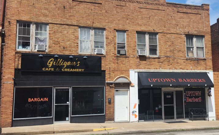 Pictures of Mixed Use property located at 104-106 W Stacey St, Chester, IL 62233 for sales - image #1