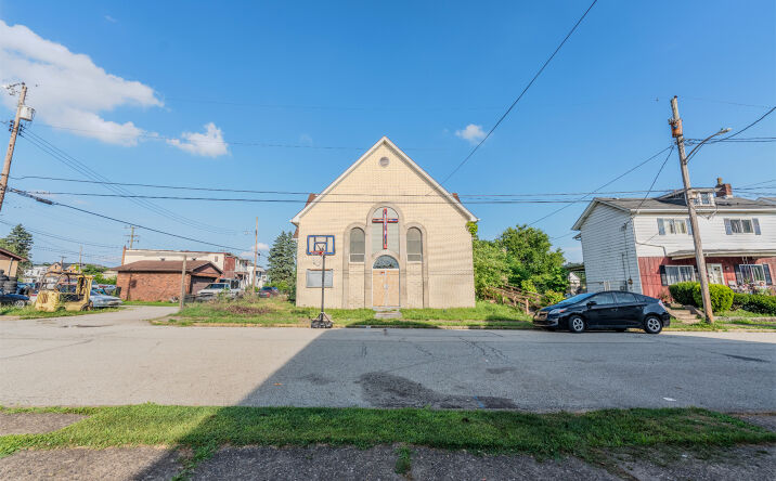 Pictures of Special Purpose property located at 112 13th St, Jeannette, PA 15644 for sales - image #1