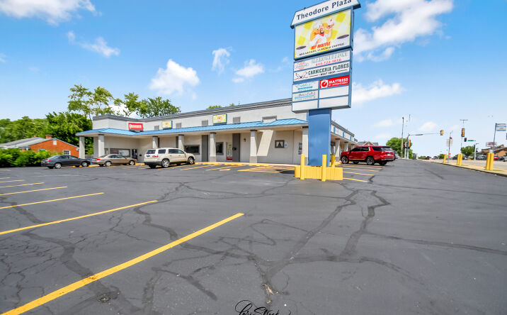 Pictures of Retail property located at 800 Theodore St, Crest Hill, IL 60403 for sales - image #1