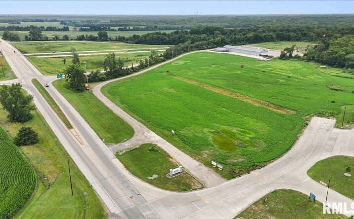 Pictures of Business for Sale, Industrial, Office, Retail property located at 2675 Overpass Road, Riverton, IL 62561 for sales - image #1