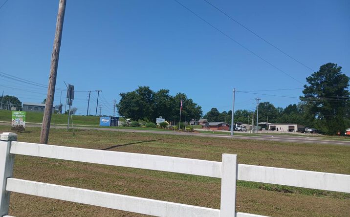 Pictures of Land property located at 77 641 South, Camden, TN 38320 for sales - image #1