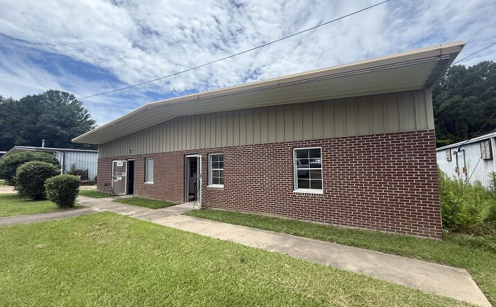 Pictures of Industrial property located at 112 Riley Dr, Jackson, MS 39209 for sales - image #1