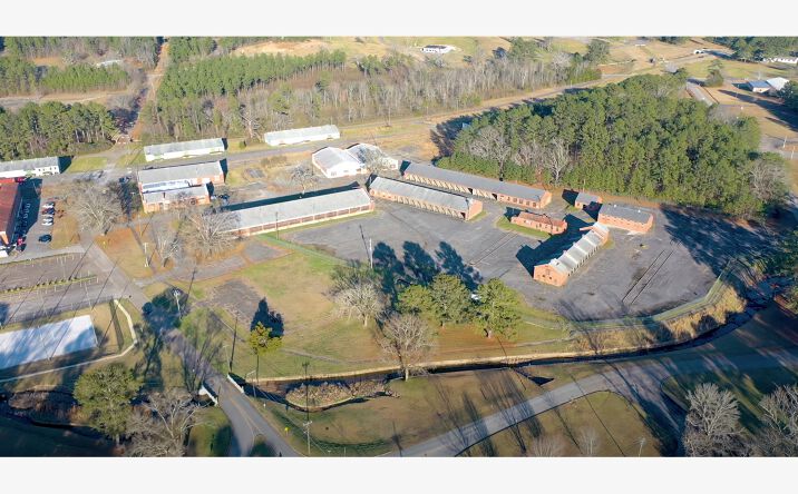 Pictures of Multifamily property located at 237 Symphony Way, Anniston, AL 36205 for sales - image #1