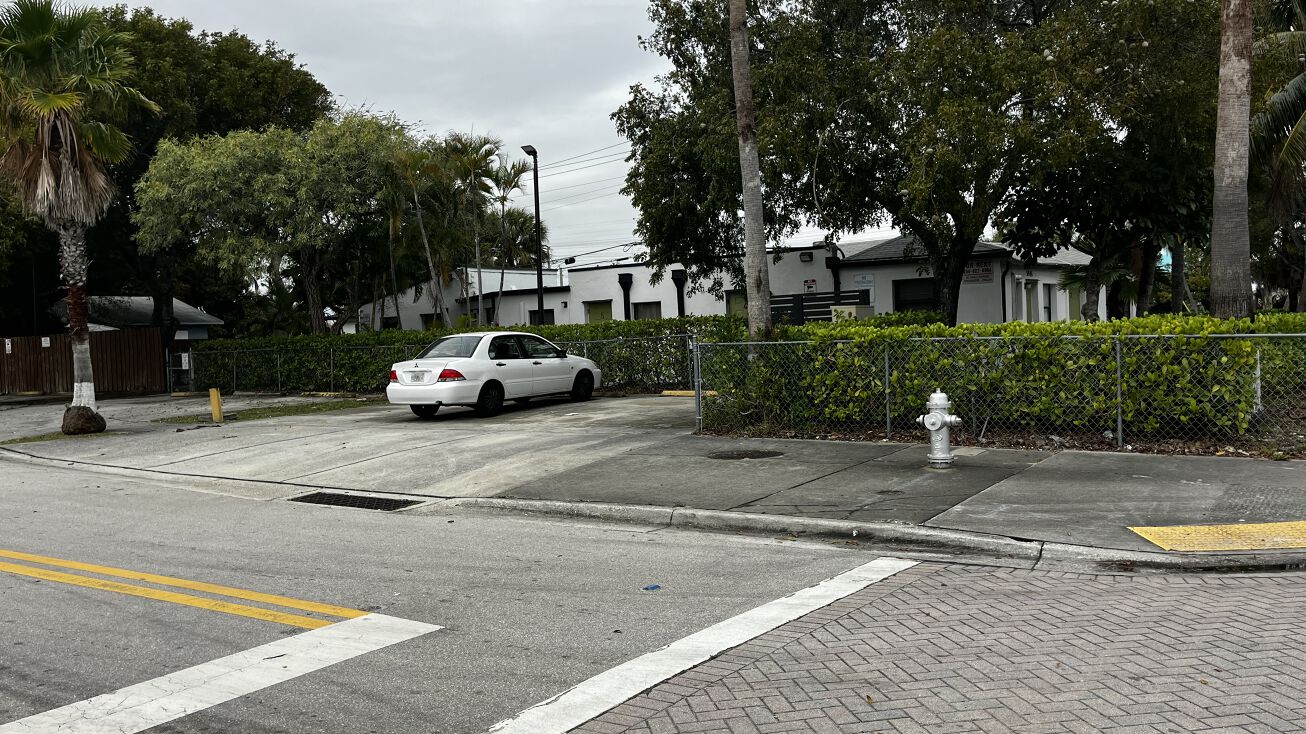 5901 Broadway West Palm Beach - 112259e93da940a88e8a71c61221336a 1306x734 