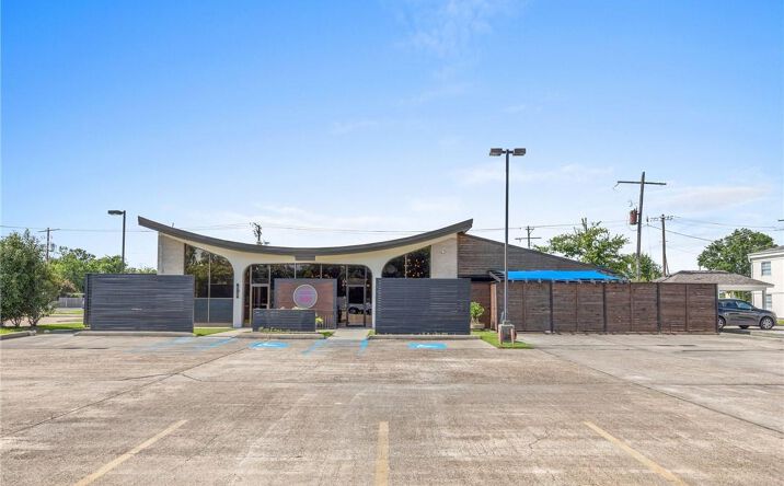 Pictures of Special Purpose property located at 710 Doctor Michael Debakey Drive, Lake Charles, LA 70601 for sales - image #1