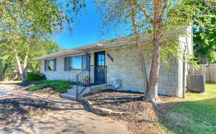 Pictures of Office property located at 16446 NE 23rd Street, Choctaw, OK 73020 for sales - image #1