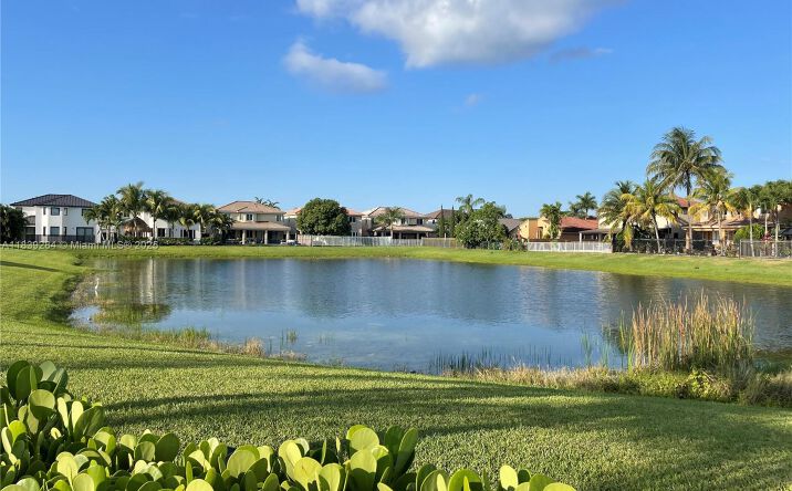 Pictures of Land property located at 162 COURT SW 70 ST, Kendall, FL 33193 for sales - image #1