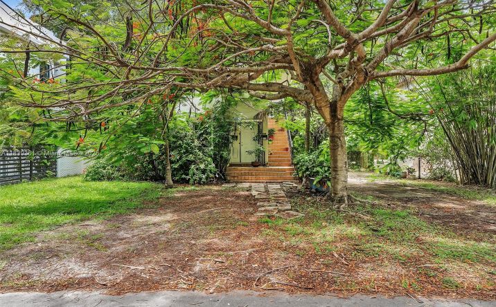 Pictures of Multifamily property located at 3210 E Elizabeth St, Miami, FL 33133 for sales - image #1