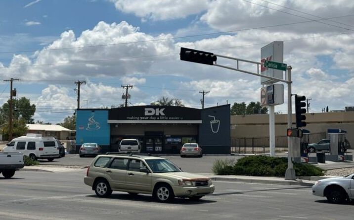 Pictures of Retail property located at 3610 Candelaria Rd NE, Albuquerque, NM 87110 for sales - image #1
