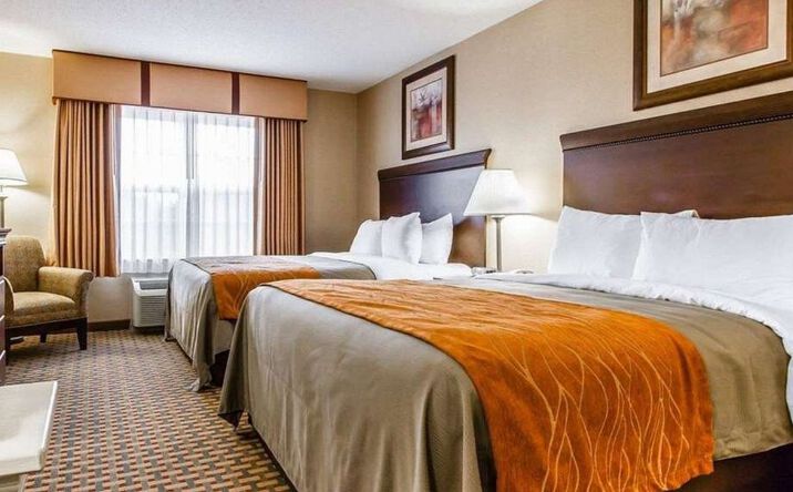 Pictures of Hospitality property located at 329 US-1, Scarborough, ME 04074 for sales - image #1