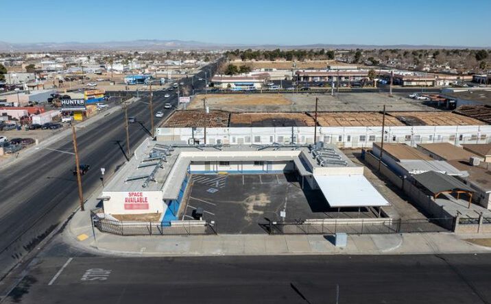 Pictures of Office property located at 44300 Division St, Lancaster, CA 93535 for sales - image #1
