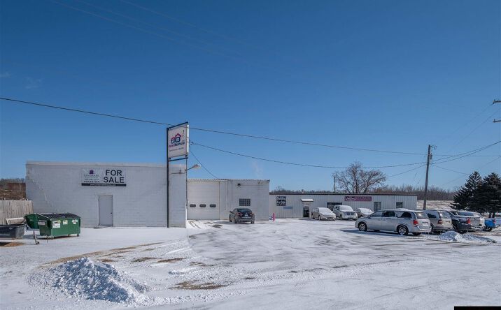 Pictures of Retail, Industrial property located at 1000 N River Drive, North Mankato, MN 56003 for sales - image #1