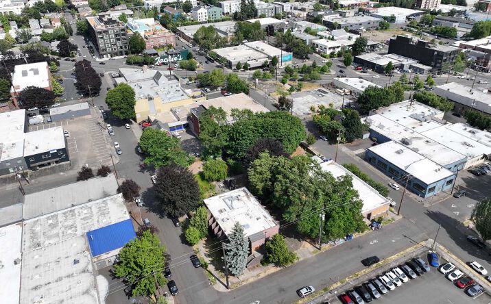 Pictures of Office property located at 230-234 Se 7th Ave, Portland, OR 97232 for sales - image #1