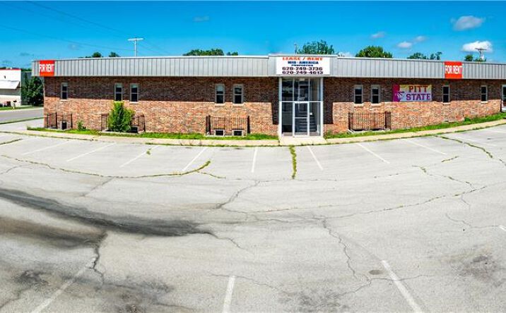 Pictures of Office property located at 2807 N Broadway Street, Pittsburg, KS 66762 for sales - image #1