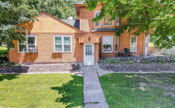 Pictures of Hospitality property located at 102 NW 9th Avenue, Waverly, IA 50677 for sales - image #1