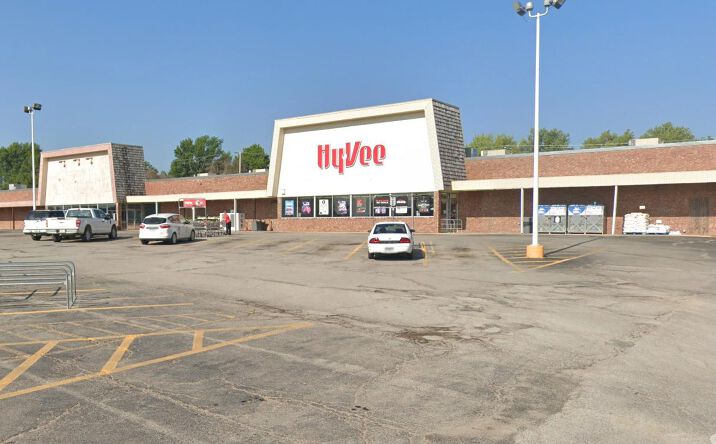 Pictures of Retail property located at 1104 S 25th St, Bethany, MO 64424 for sales - image #1