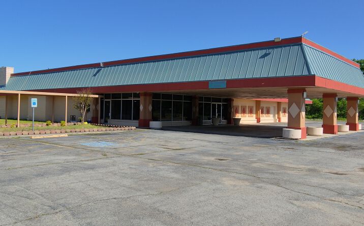 Pictures of Hospitality property located at 2800 NW Texas Ave, Idabel, OK 74745 for sales - image #1