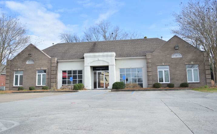 Pictures of Office property located at 6715 Taylor Ct, Montgomery, AL 36117 for sales - image #1
