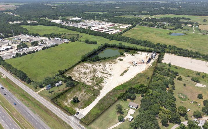 Pictures of Land property located at 7924 I-35W, Alvarado, TX 76009 for sales - image #1