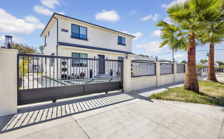 7410 DENNY AVENUE Sun Valley CA 91532 APN: 2410-011-018 | Crexi.com