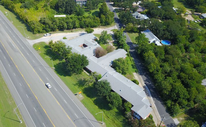 Pictures of Retail, Industrial property located at 605 W HWY 290, Elgin, TX 78621 for sales - image #1