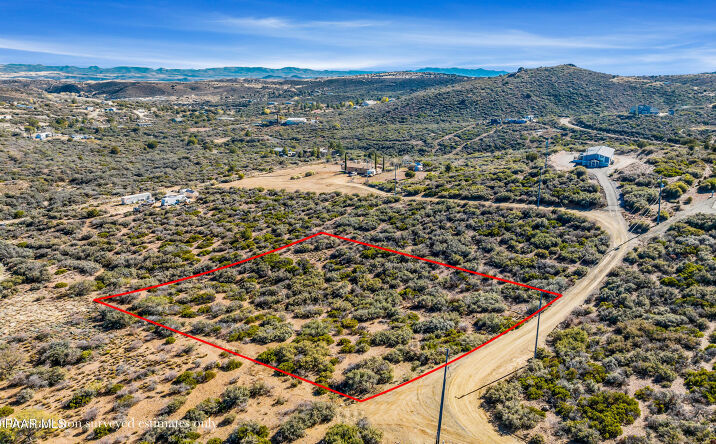 image of property at 10515 S LOIS LN Mayer AZ 86333