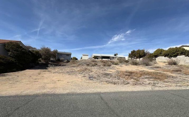 Pictures of Land property located at 758 San Carlos Drive, Dewey-Humboldt, AZ 86327 for sales - image #1
