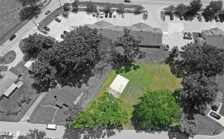 Pictures of Land property located at 705/707 SE High N/A, Lee's Summit, MO 64063 for sales - image #1