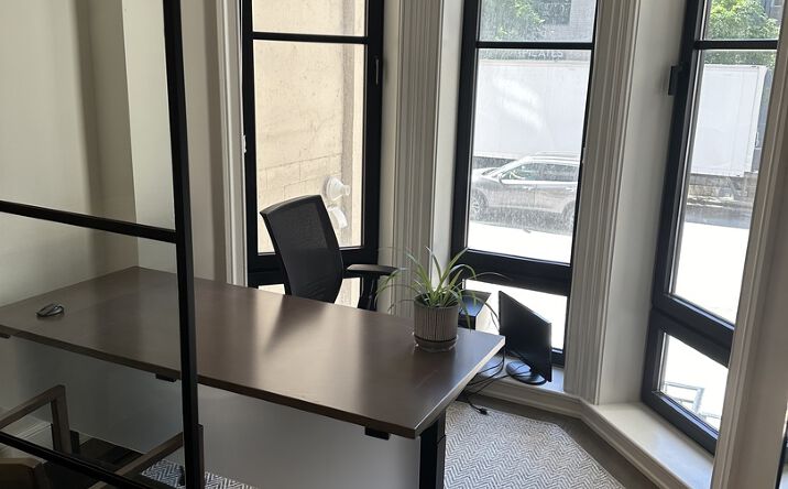 Pictures of Office property located at 154 W Superior Street, Chicago, IL 60654 for sales - image #1