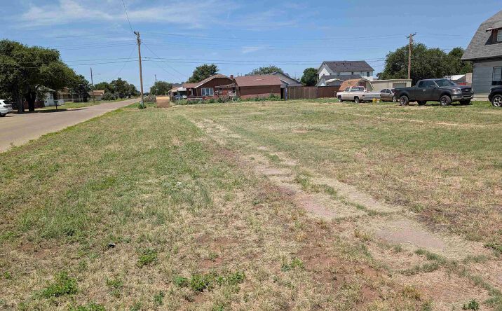Pictures of Land property located at 308 W 4th Street, Clovis, NM 88130 for sales - image #1