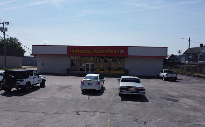Pictures of Retail property located at 723 Virginia St W, Charleston, WV 25302 for sales - image #1