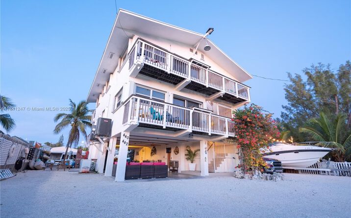 Pictures of Multifamily property located at 440-442 48th Street Ocean, Marathon, FL 33050 for sales - image #1