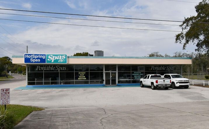 Pictures of Industrial, Mixed Use, Retail property located at 2660 S US Hwy 17 92, Casselberry, FL 32707 for sales - image #1