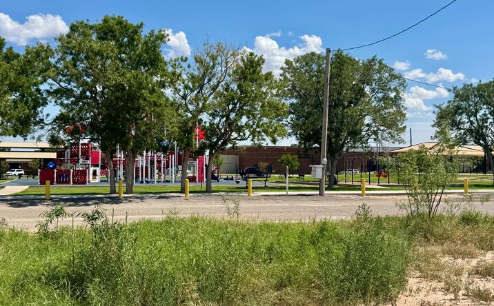 Pictures of Land property located at 401 E 10th St, McCamey, TX 79752 for sales - image #1