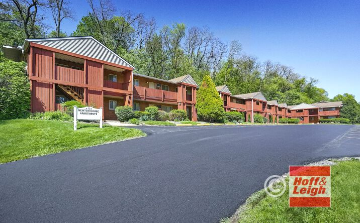 Pictures of Multifamily property located at 2323 Newton St, Akron, OH 44305 for sales - image #1