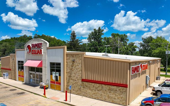 Pictures of Retail property located at 205 North Chestnut Street, Wenona, IL 61377 for sales - image #1