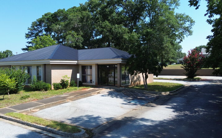 Pictures of Mixed Use, Office, Retail property located at 253 E Savannah St, Calhoun Falls, SC 29628 for sales - image #1