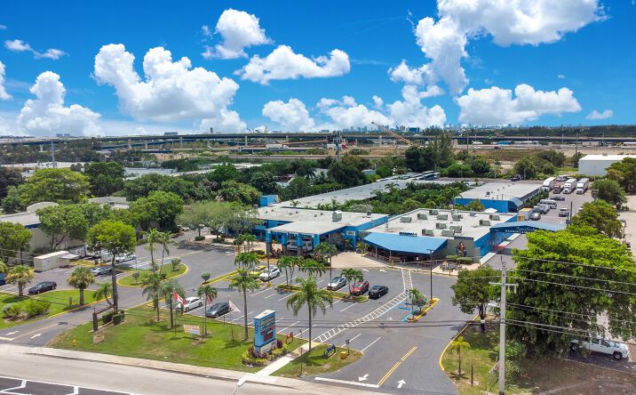 2440 w 84 street ft lauderdale - 1702a649b15c421081decd51681c72d8 716x444