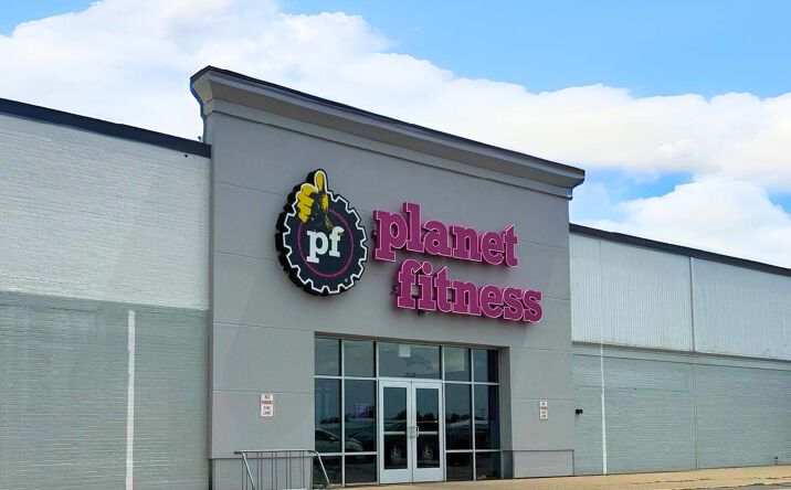 Pictures of Retail property located at 7528 S Anthony Blvd, Fort Wayne, IN 46816 for sales - image #1
