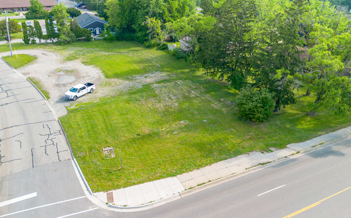 Pictures of Land property located at 915 E Broomfield Road, Mt Pleasant, MI 48858 for sales - image #1