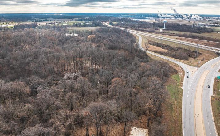 Pictures of Land property located at 0 State Route 111 Road, Wood River, IL 62095 for sales - image #1