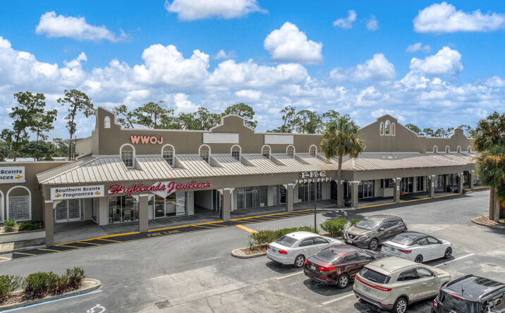 Pictures of Mixed Use, Office, Retail, Special Purpose property located at 3750 Us-27 Highway N Unit#2D, Sebring, FL 33870 for sales - image #1
