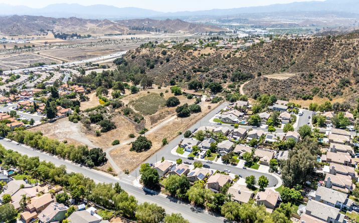 Pictures of Land property located at Hillcrest Pkwy, Castaic, CA 91384 for sales - image #1