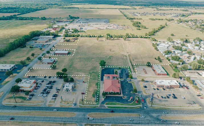Pictures of Land property located at 2022 E Gore Blvd, Lawton, OK 73501 for sales - image #1