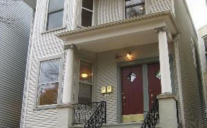 image of property at 1419 W HENDERSON ST Chicago IL 60657-8688