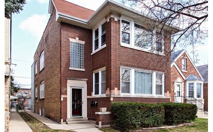 image of property at 6144 W THORNDALE AVE APT 1 Chicago IL 60646-5317