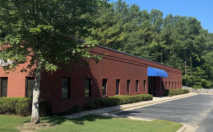 Pictures of Office property located at 99 Grove Park Ln, Woodstock, GA 30189 for sales - image #1
