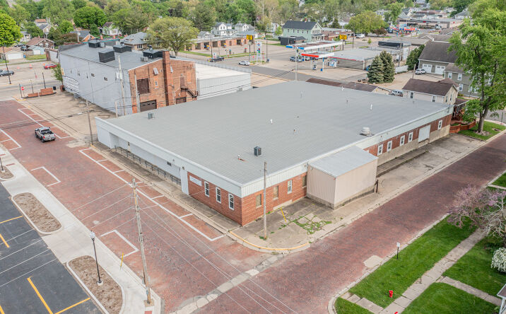 Pictures of Mixed Use property located at 825 N Pleasant Street, Princeton, IL 61356 for sales - image #1
