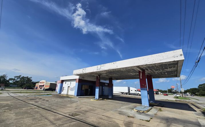 Pictures of Land, Retail property located at 1901 Pasadena Blvd, Pasadena, TX 77502 for sales - image #1